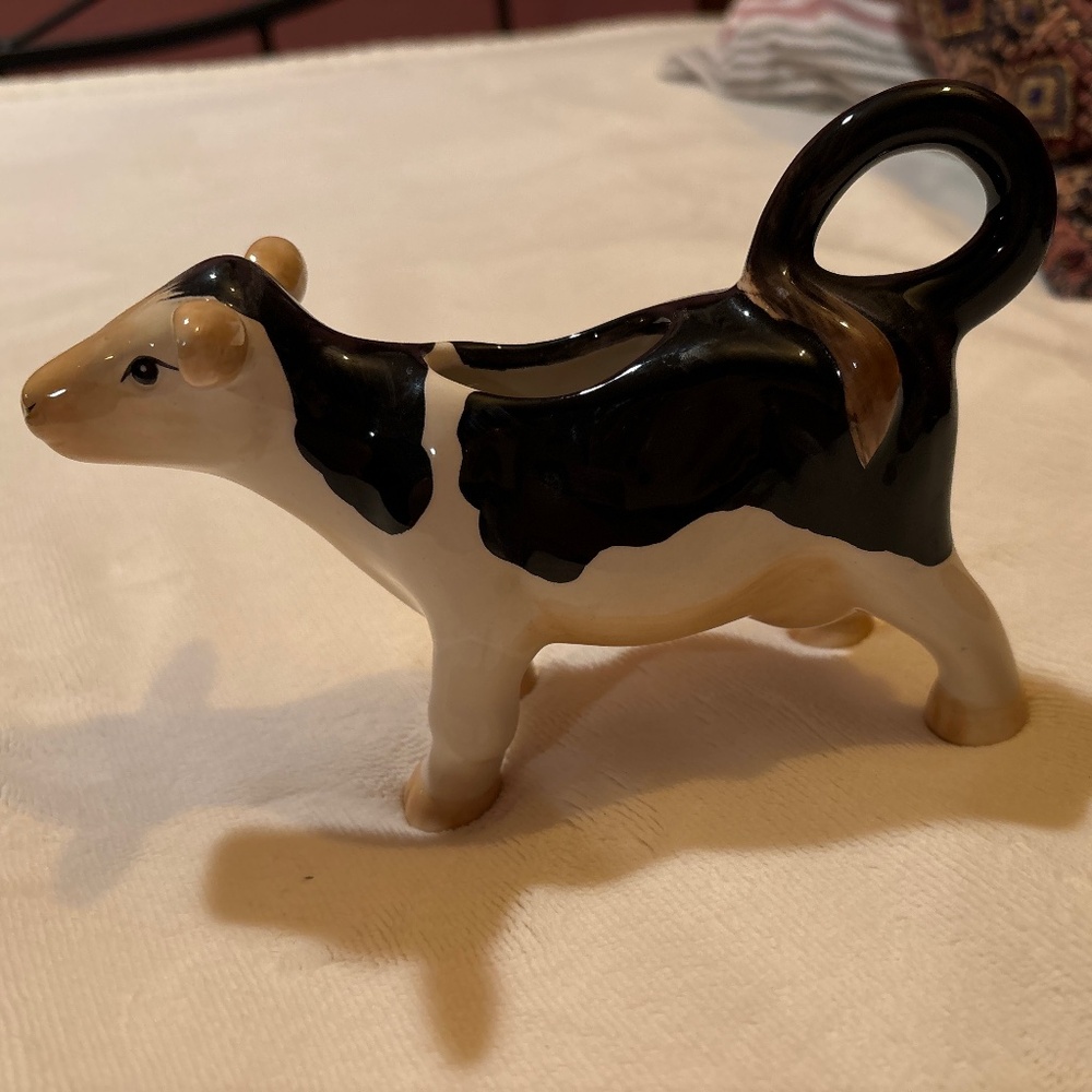 Cow creamer pitcher
